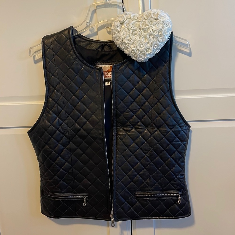 Leather vest with quilted look